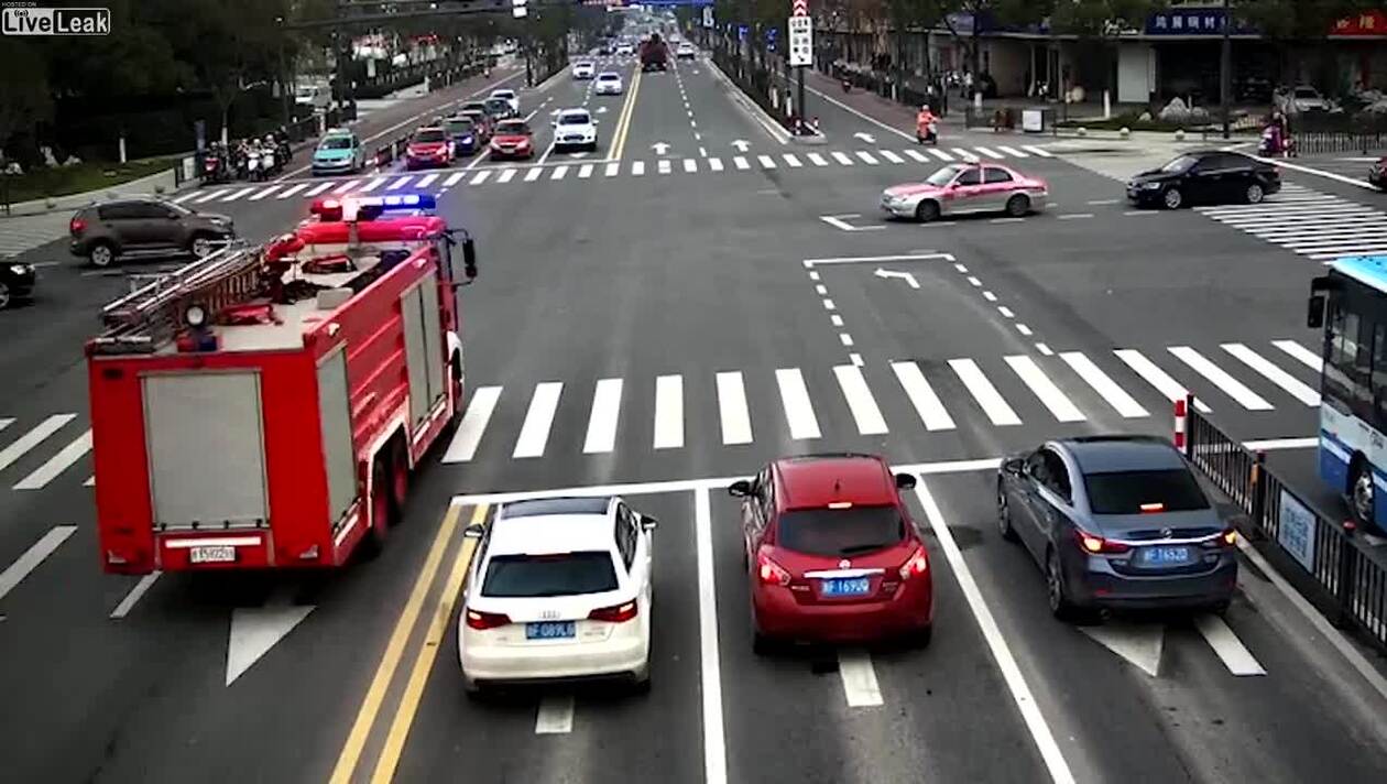 [VIDEO] Wymuszenie pierwszeństwa Sadistic.pl